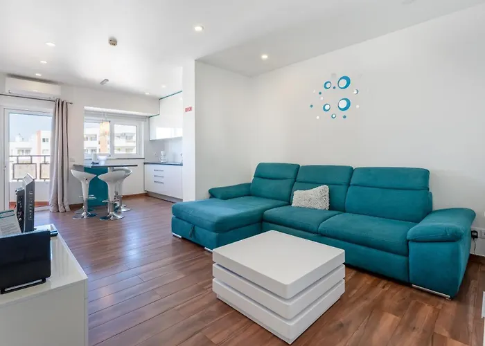 Serene Blue 1 Bdr Flat With Balcony By Lovelystay *