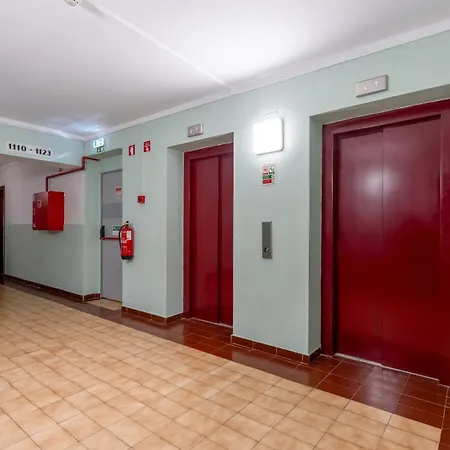 Serene Blue 1 Bdr Flat With Balcony By Lovelystay * Portimão