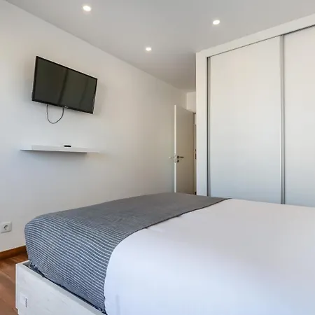 Apartment Serene Blue 1 Bdr Flat With Balcony By Lovelystay *